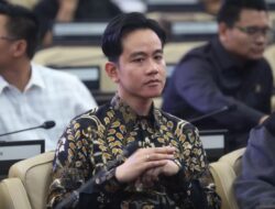 Kapan Putusan Sela PHPU Syarat Belajar Gibran Dibacakan? Denny Indrayana: Kami Masih Menunggu