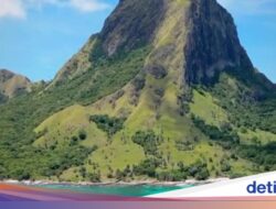 Efek Gempa M 7,7, Mercusuar Ikonik Di Nuca Molas Tak Bisa Lagi Didaki Turis