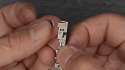 Engsel iPhone Duo Dituduh Picu Layar Retak, Pemasok Ogah Bertanggung Jawab