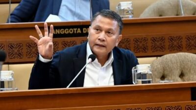 Komisi II Lembaga Legis Latif Desak Komisi Pemilihan Umum Jelaskan Dugaan Pasal Selundupkan Sebagai Loloskan Gibran
